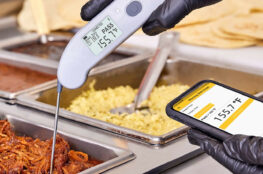 How Temperature Monitoring Devices Support Food Safety Training