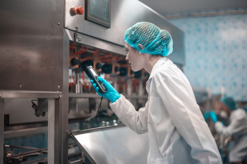 How Temperature Monitoring Devices Support Food Safety Training